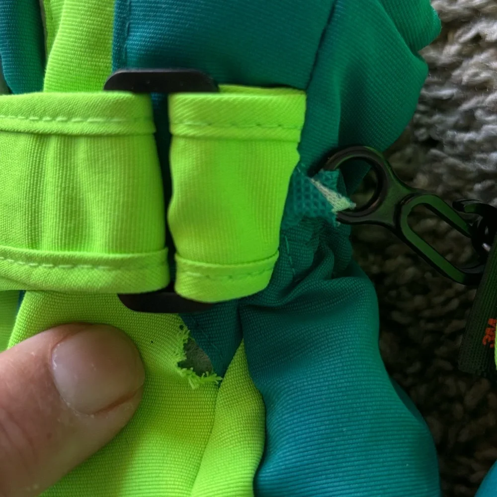 Thinsulate Youth Waterproof Ski Snow Gloves Teal and green